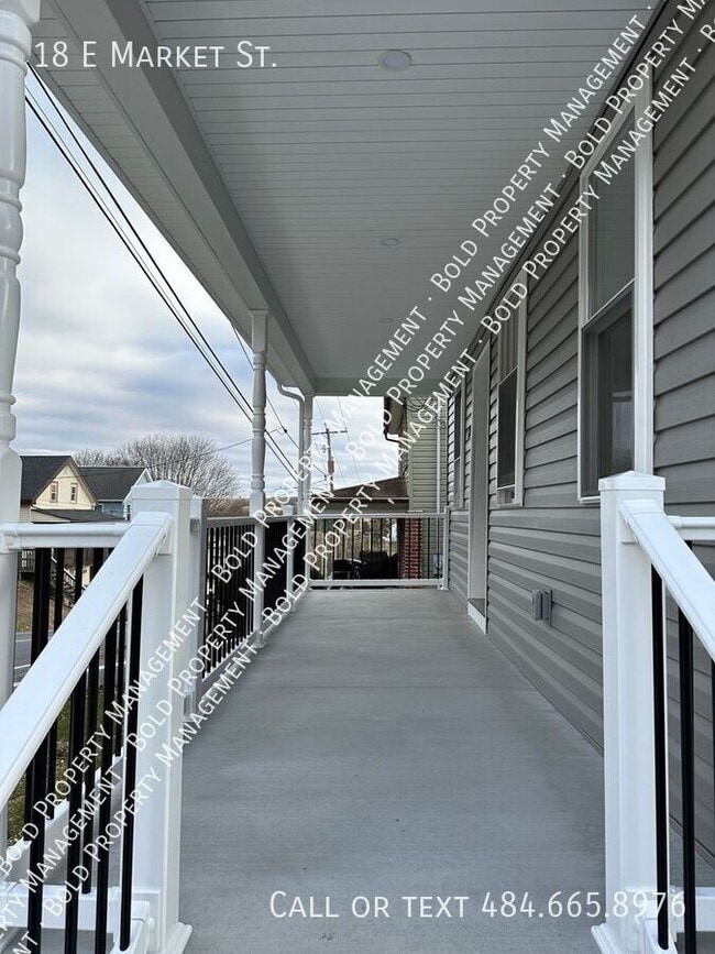 Photo - 18 E Market St