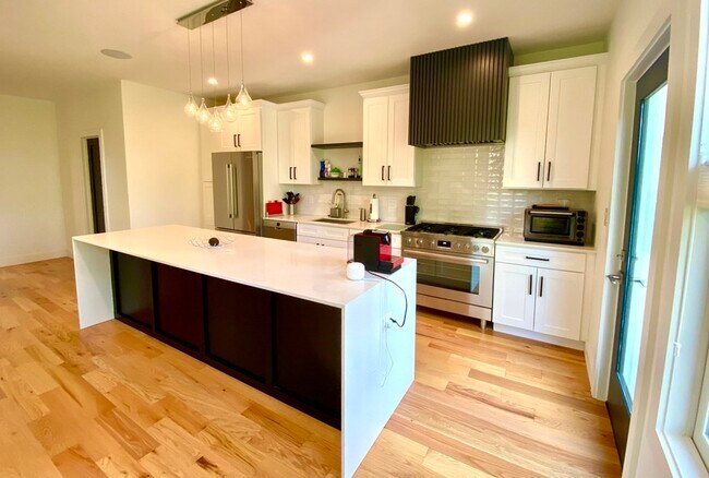 Photo - 87 Jaques St