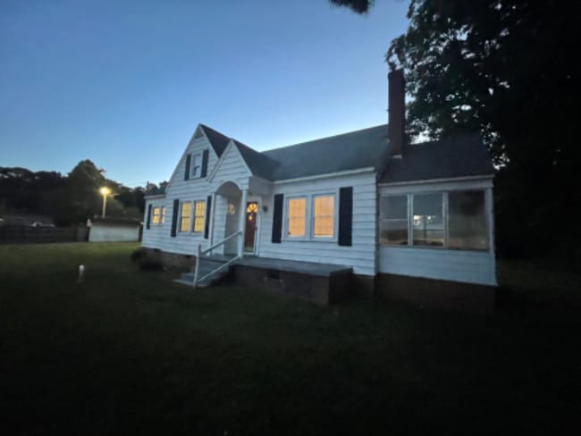 Building Photo - 2819 NC-87