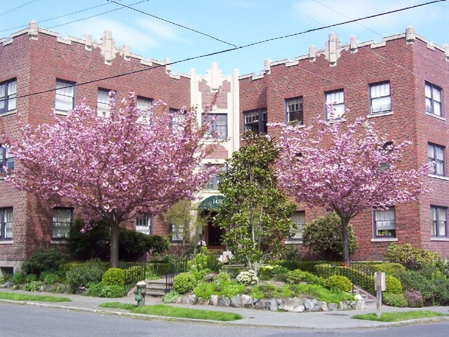 Astor Court Apartments