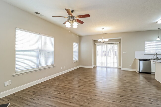 Photo - 414 Tribune Dr