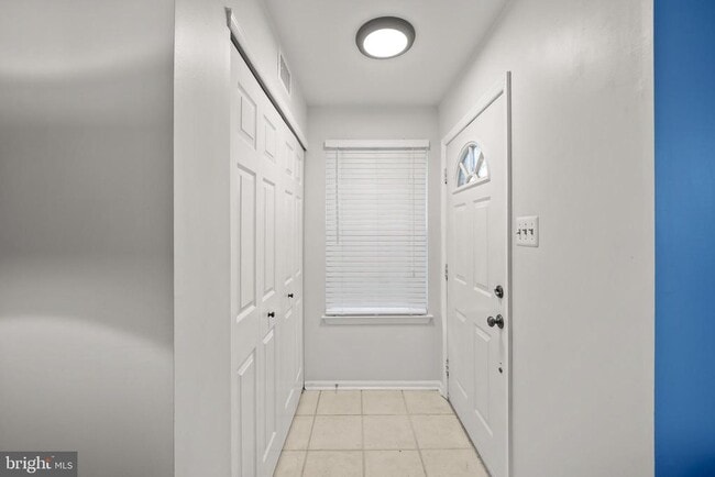 Building Photo - 31 Everett Dr