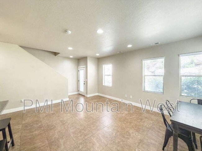 Photo - 2119 Orchard Pines Loop E