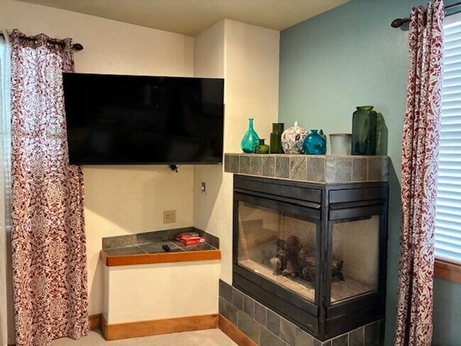 Photo - Summer Seasonal Rental - The Cache at Union Creek #3-101 Unidad 3-101