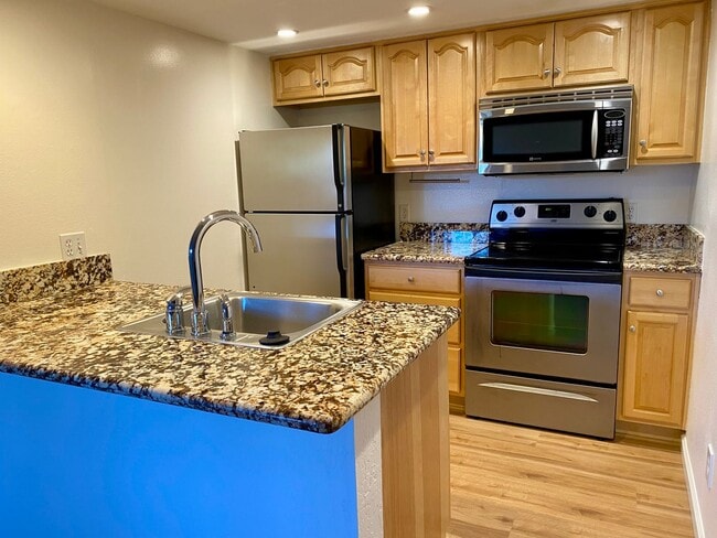 Photo - Beautiful Studio Condo for Rent! Unit 427