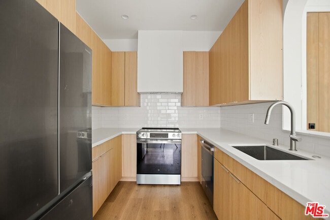 Photo - 2671 Benedict St Unidad 3/4