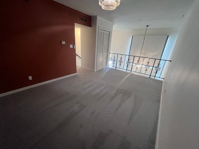 Photo - 725 N Stackman Dr