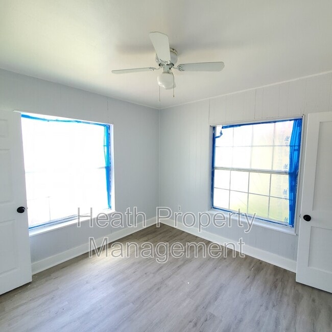 Photo - 1735 25th St S