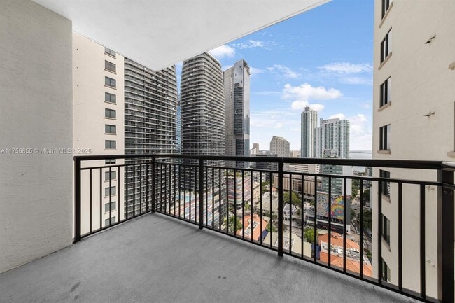 Photo - 999 SW 1st Ave Unidad 2607
