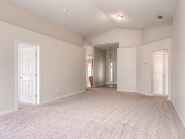 Photo - 4612 Woodford Dr