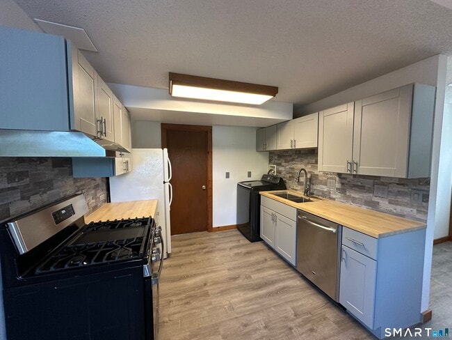 Photo - 2 Clark St Unit 3