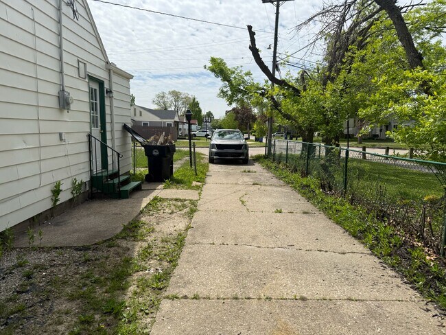 Photo - 14518 Saint James Ave