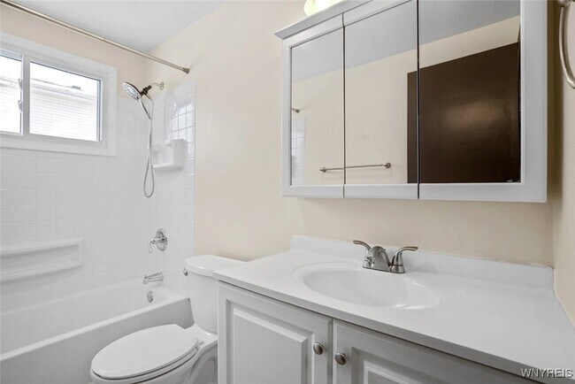 Photo - 335 Sundridge Dr Apartment