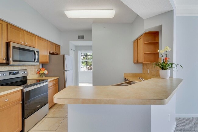 4302 Myrtlewood Cir W