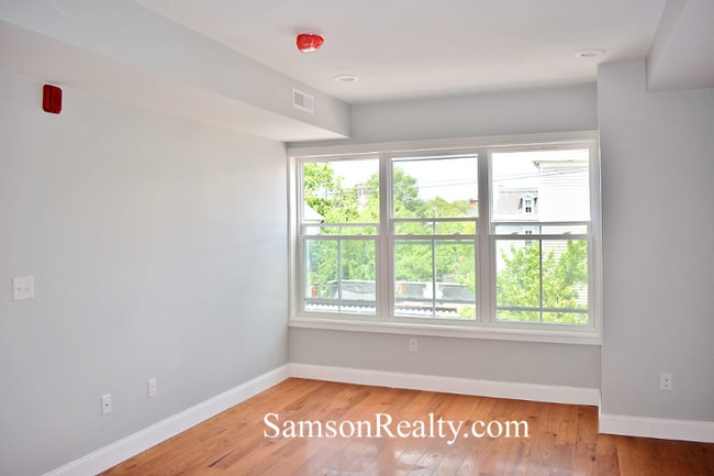 Photo - 387 Wickenden St Unit 10