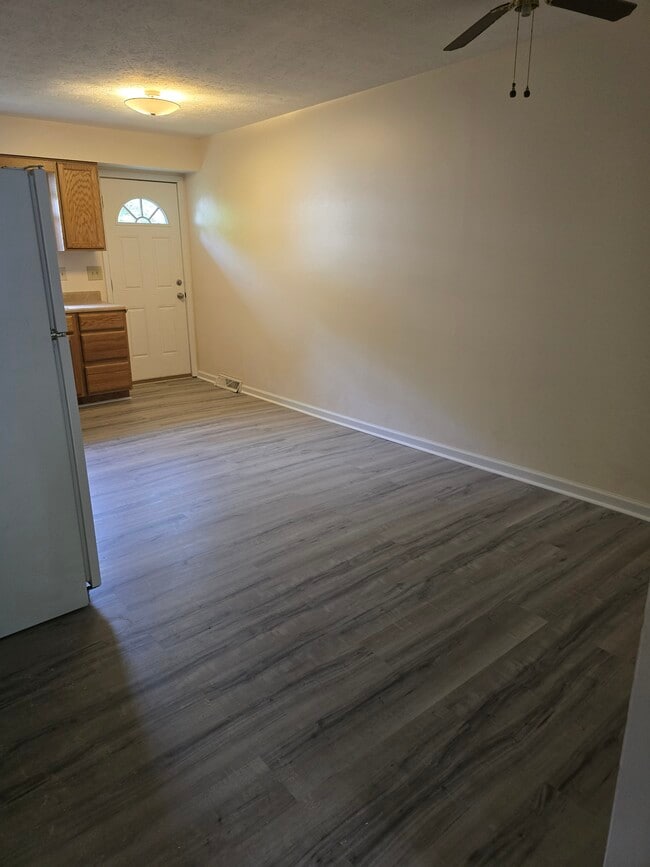 Photo - 941 Wittenberg Dr Unit B