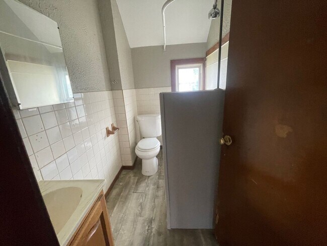 1216 Marquette Ave Unit Upper