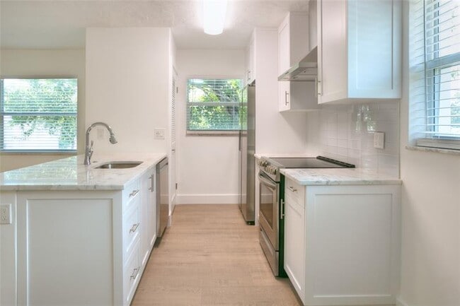 Photo - 530 S Federal Hwy Unidad 14