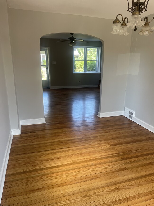 Photo - 1121 Cobbs St