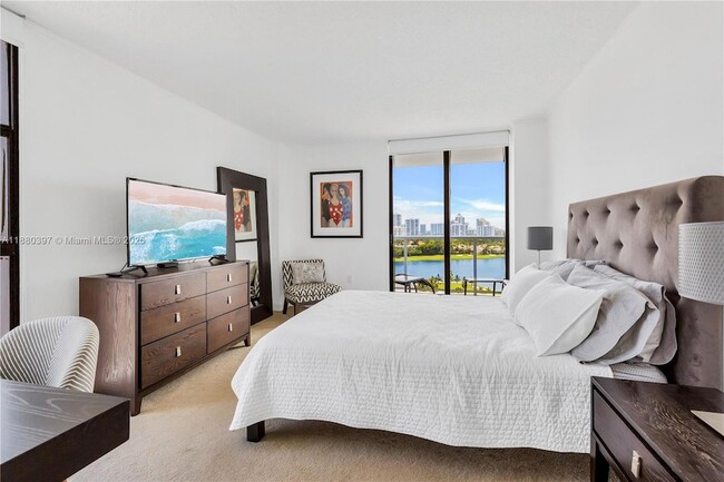 Photo - 3701 N Country Club Dr Unidad 1604