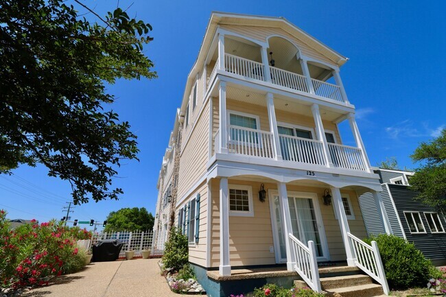 Building Photo - Beautiful Furnished 3-Story North End Seas... Rental