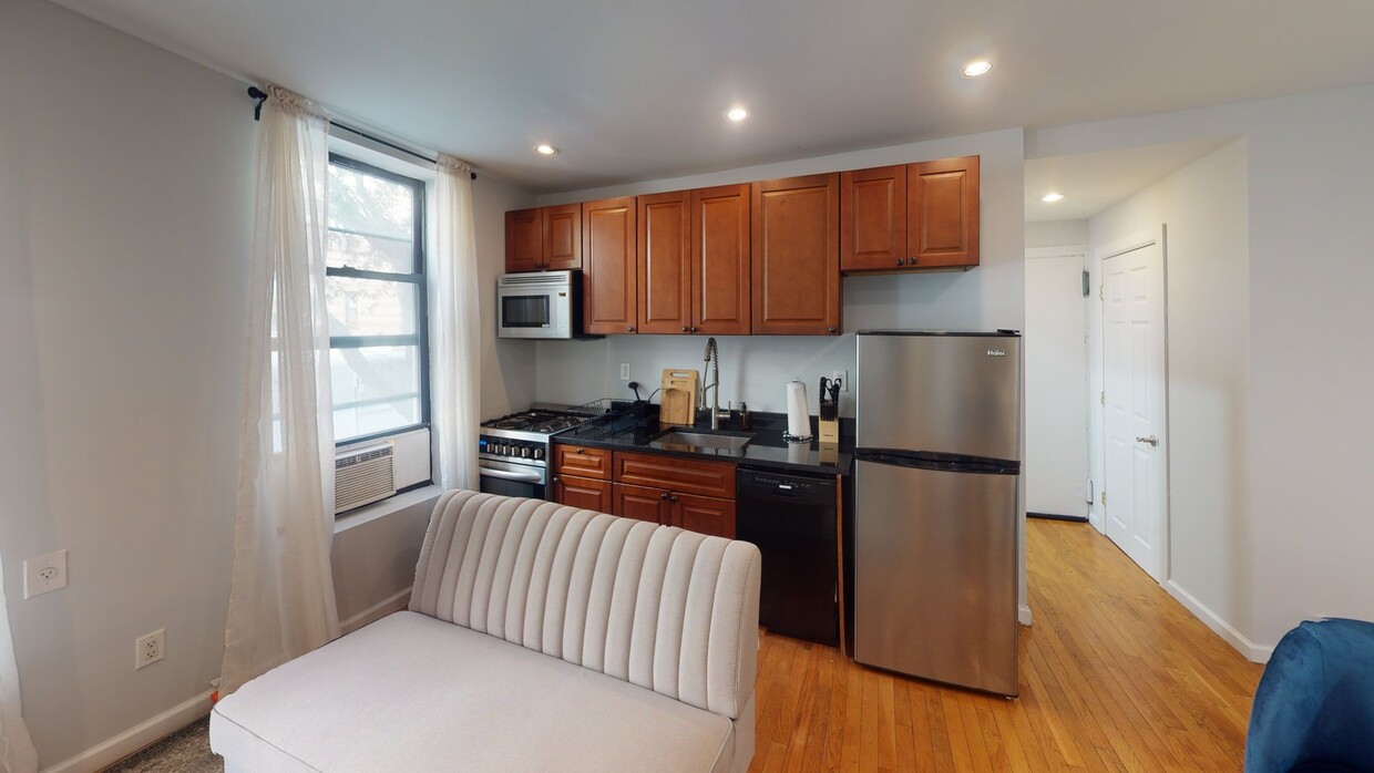 Photo - Private bedroom in 3 bed/1 bath Home