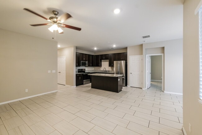 Photo - 8828 S 41ST Dr