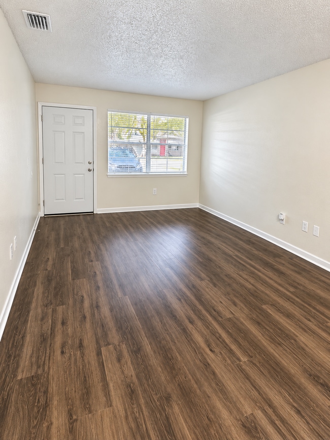 Photo - 8578 Channelview Cir