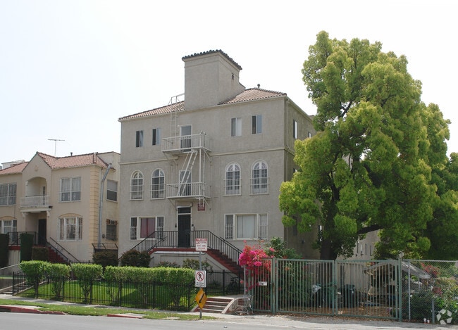 Rosewood Apartments