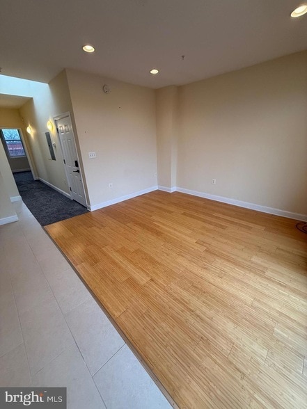 Photo - 532 8th St SE Unidad 3