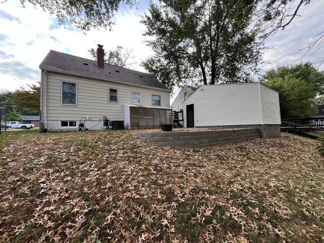 Photo - 221 Henderson St