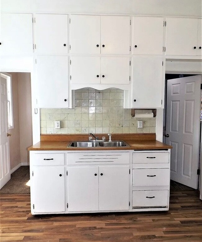 Photo - 616 7th Ave S