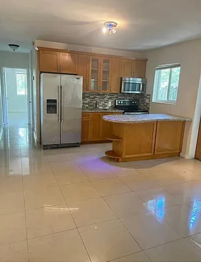 Photo - 3031 Center St