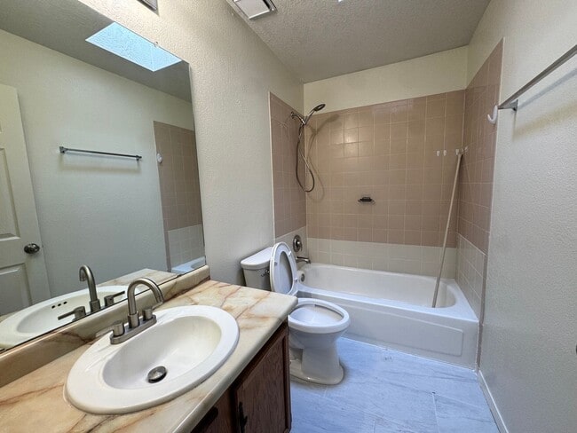 Photo - Beautiful 3 bedroom 2.5 bathroom NW Albuquerque.
