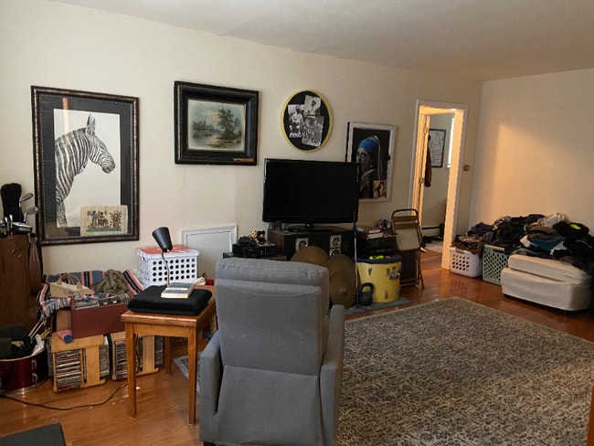 Photo - 3210 Ellwood Ave Unidad D