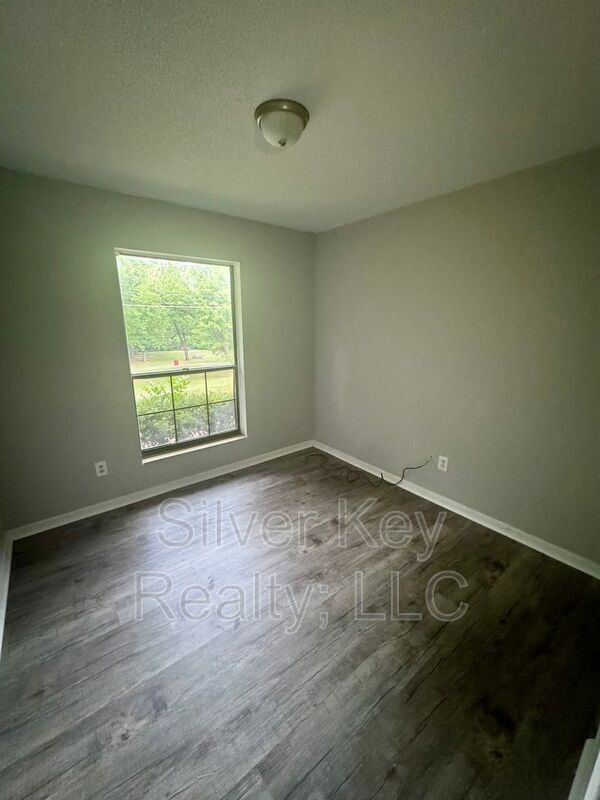 Photo - 311 Sunset Drive