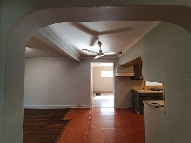 Photo - 5737 Nail Rd