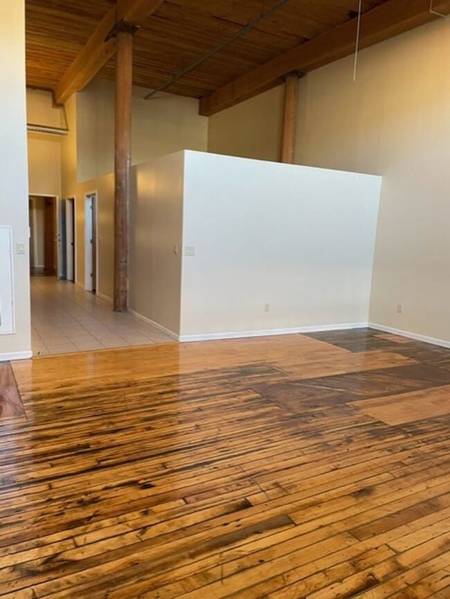 Photo - Victoria Riverside Lofts