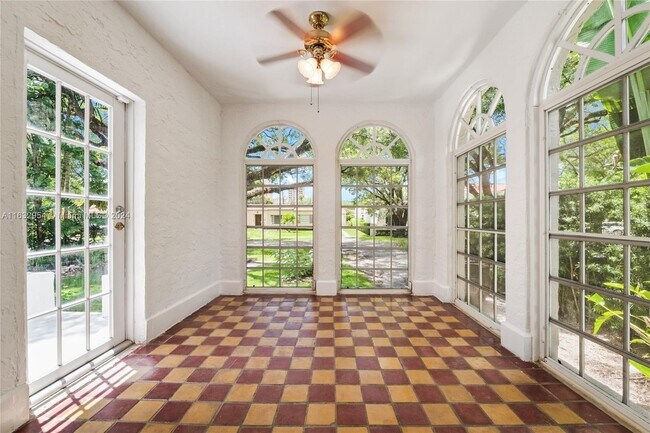 Photo - 633 Alcazar Ave