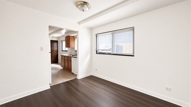 1947 W Granville Ave Unit 1N
