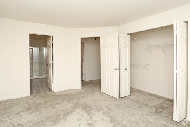 INDIAN LAKE VILLAGE APARTMENTS