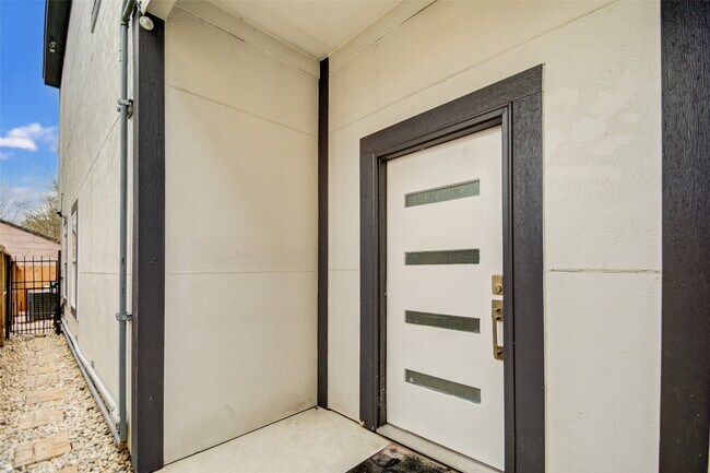 Photo - 7803 Tierwester St