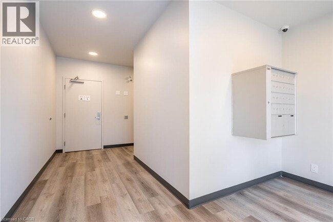 Photo - 259 King St E Unité 304