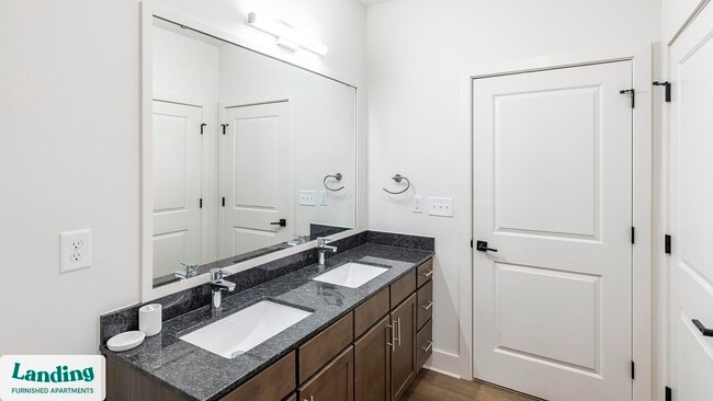 Photo - 170 Graphics Dr Unidad 2317