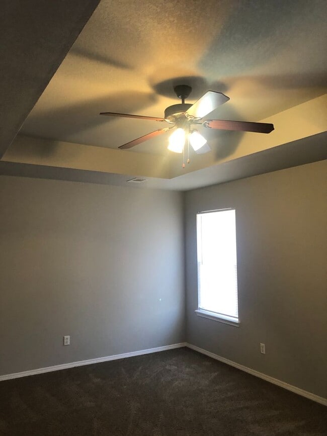 Photo - NICE 3 BEDROOM , TWO BATH HOUSE