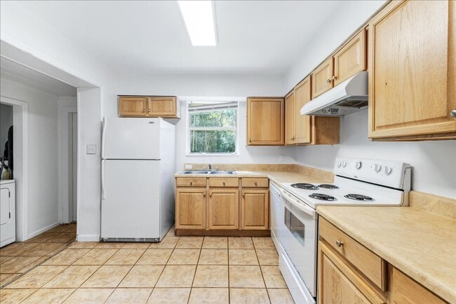 Photo - 205 Juniper Dr
