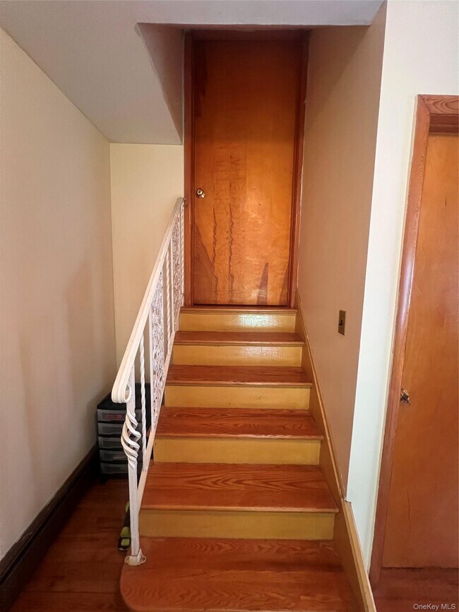 4 Beach Rd