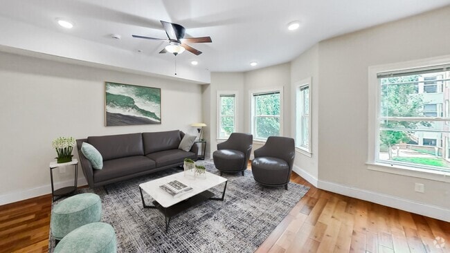 Building Photo - 21 Caldwell St Unit 1 Rental
