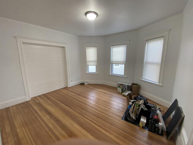 Photo - 44 Temple St Unit 3