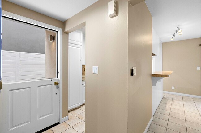 214 20th St Unit B
